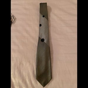 Vintage Men’s Tie cool, goes with everything.